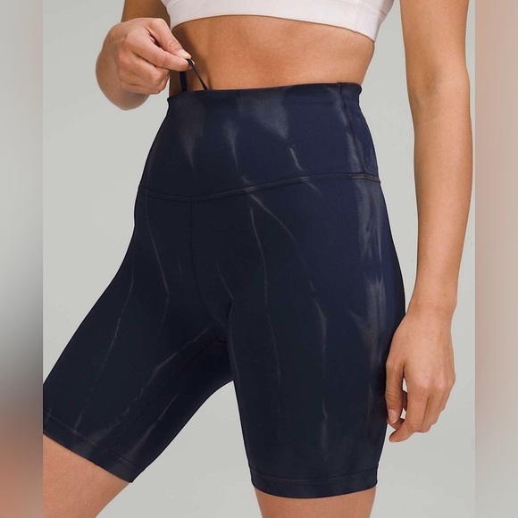 Lululemon Wunder Train High Rise Short 8" in Sun Bleached Wash True Navy Sz 6 - Picture 3 of 9